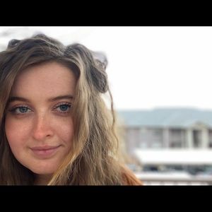 Meet your Posher, Madeline